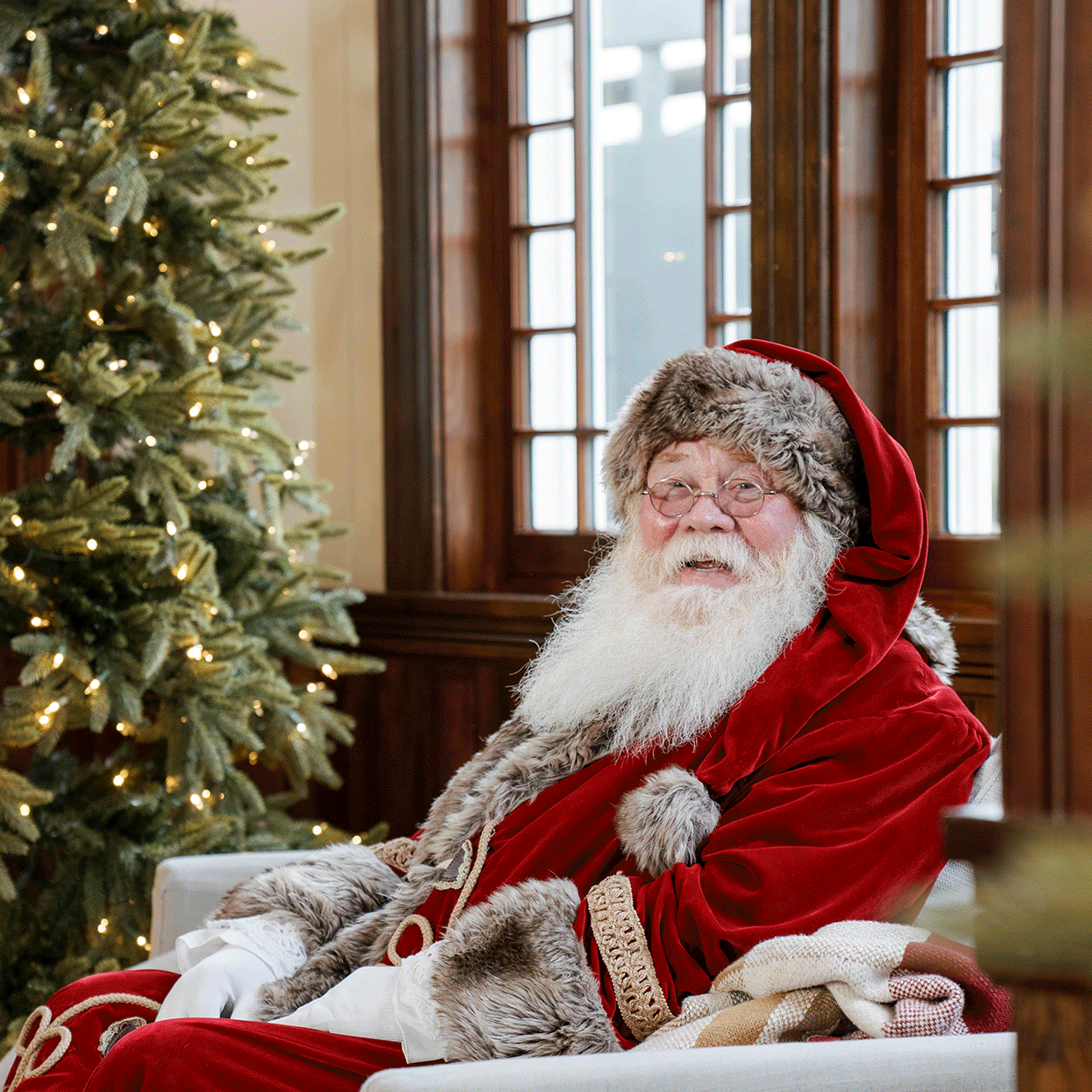 GIF of different snap shots happening at the Silos during Christmas at the Silos and the holiday season.