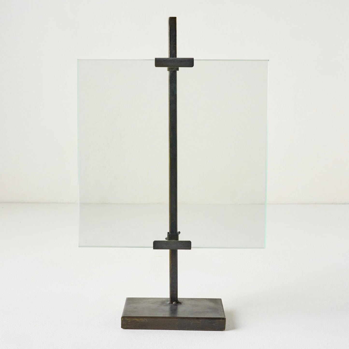 Shaina Adjustable Display Frame/Easel in Bronze