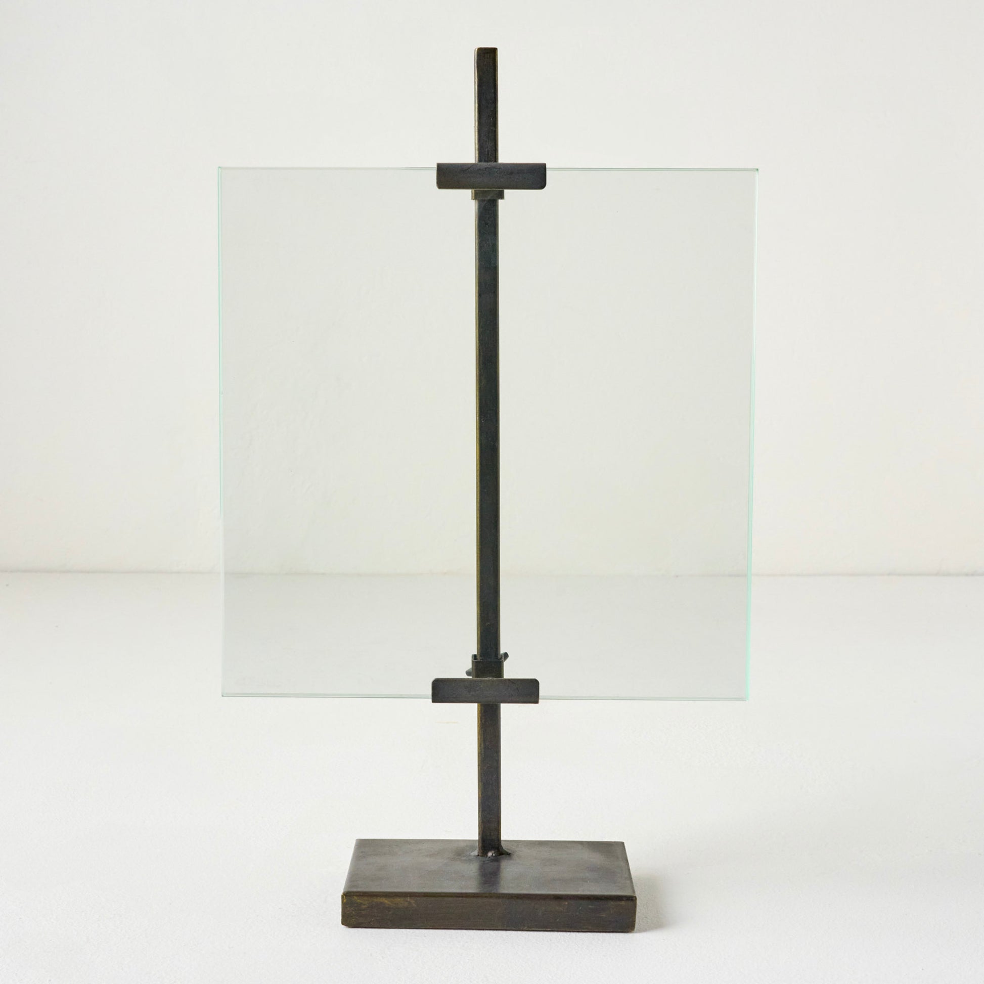 Shaina Adjustable Display Frame/Easel in Bronze