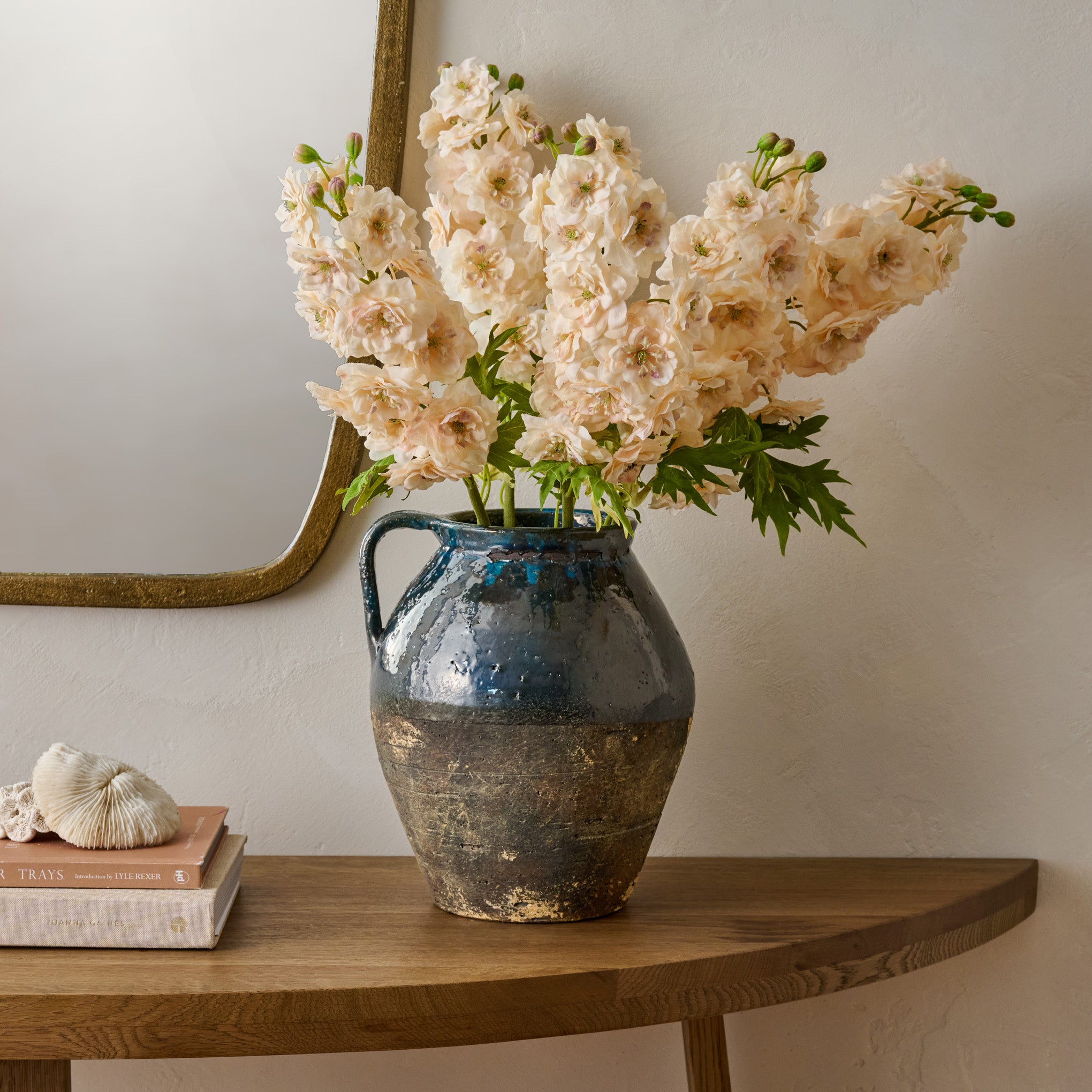 希少Flower Vase 検)Cabat Jouve Ruelland Jasper Artisanal Jug and Delphinium Bundle – Magnolia