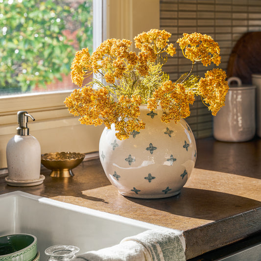 Vintage Inspired Vase + Queen Anne Lace Bush Bundle