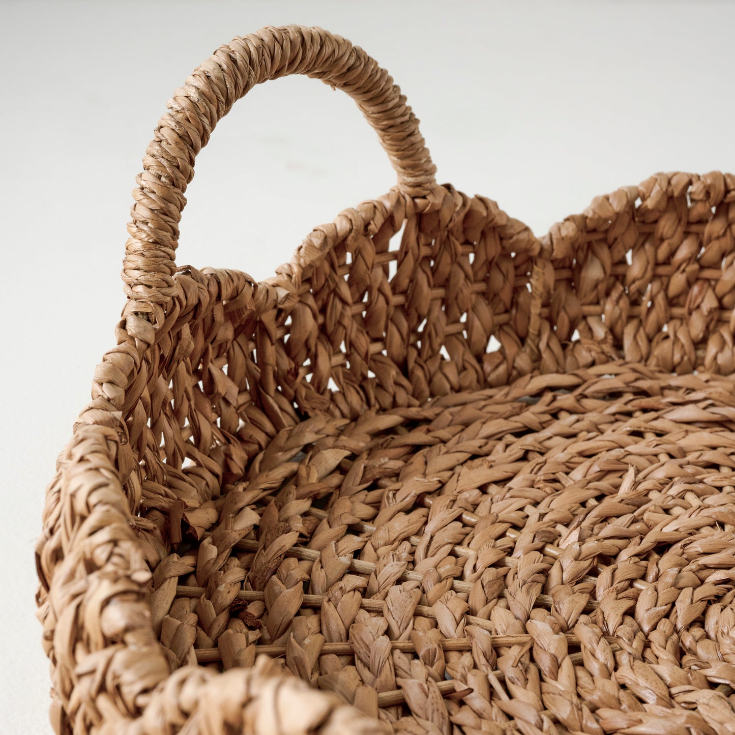 Solene Woven Scalloped Tray up close