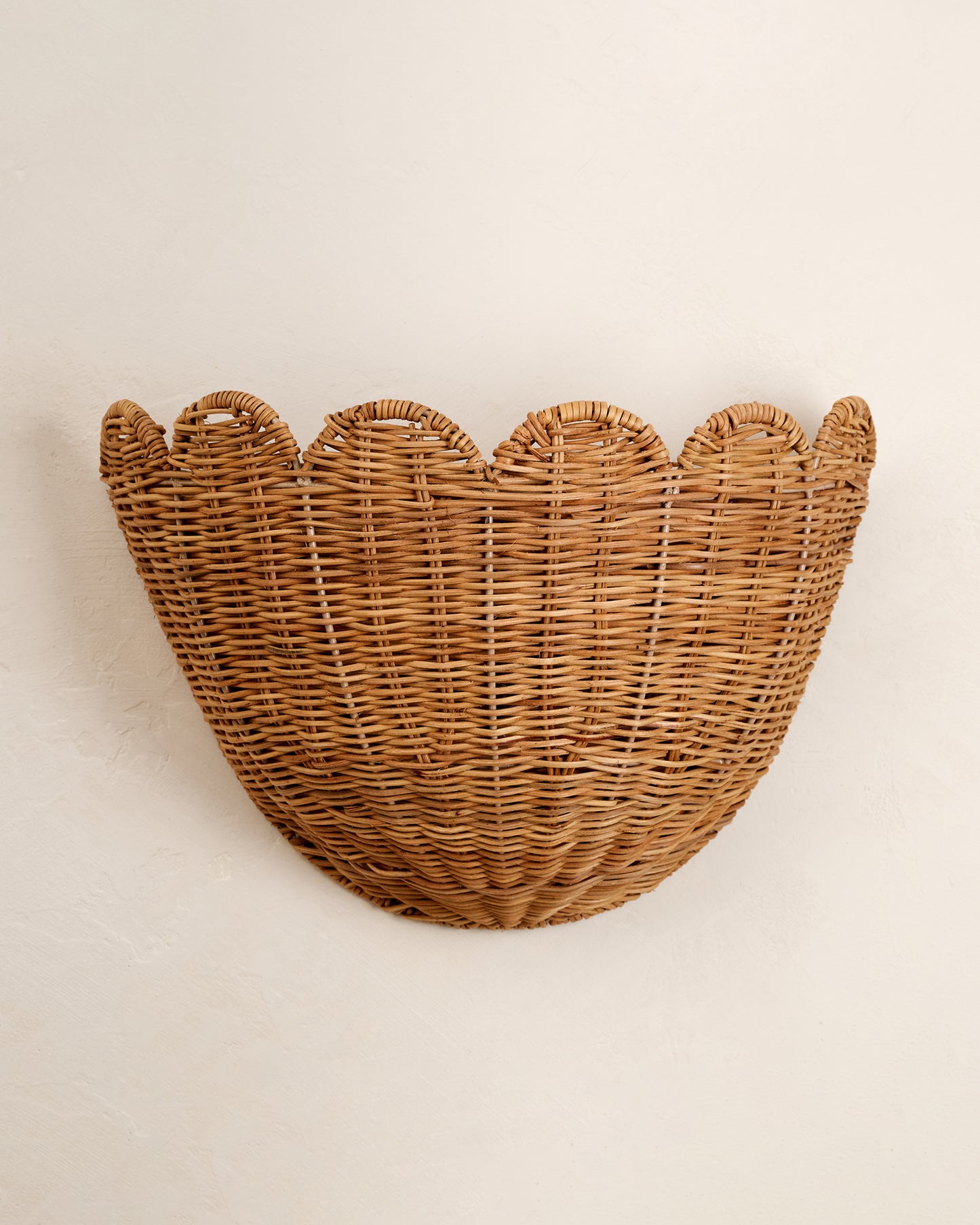 Solene Scalloped Woven Wall Basket