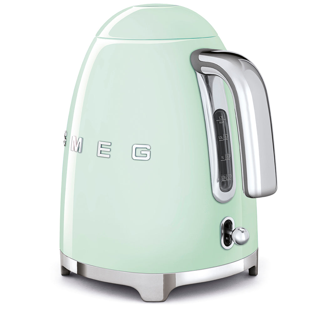 Smeg Kettle in pastel green showing liquid measurement lines