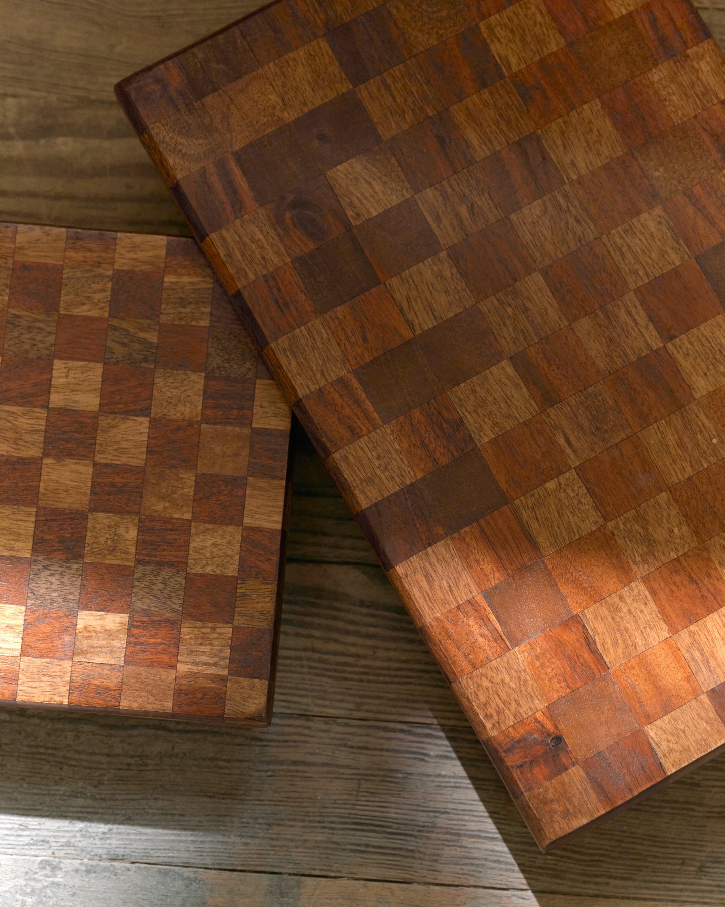 Checkered Wood Riser close up