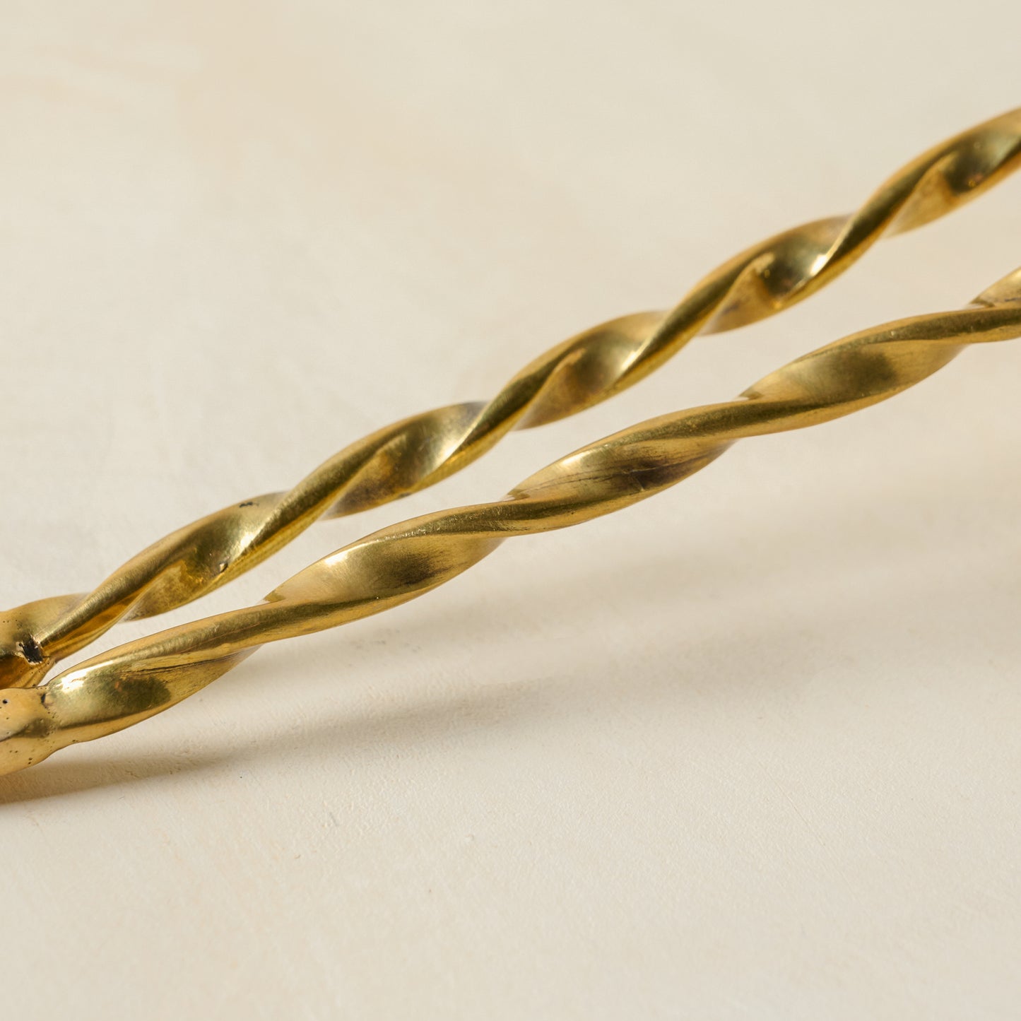 Vintage Inspired Wick Trimmer close up of twisted design of trimmer arms