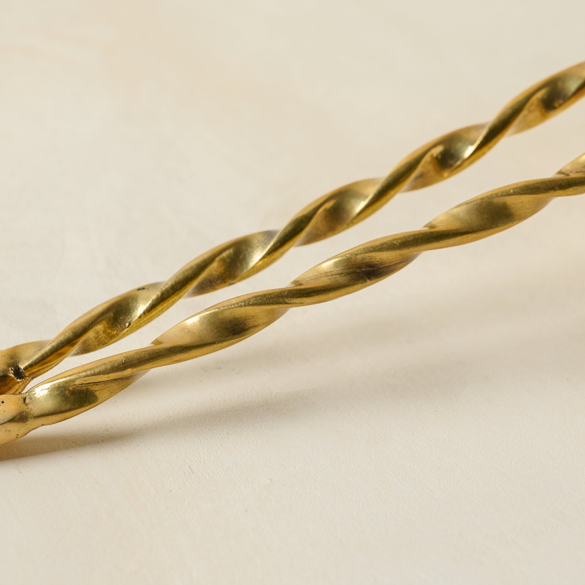 Vintage Inspired Wick Trimmer close up of twisted design of trimmer arms