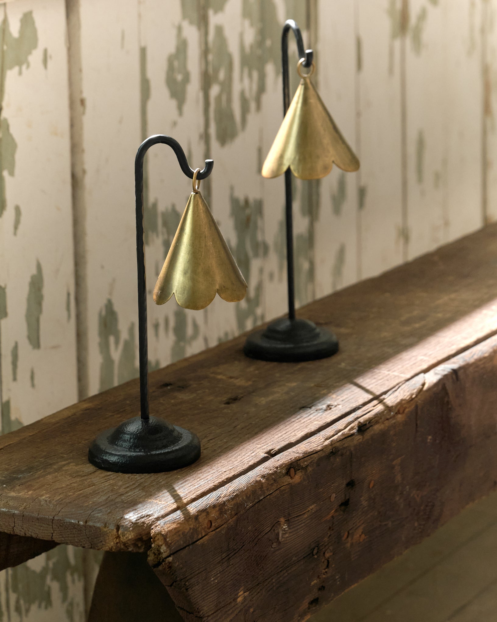 Magnolia Mariel Standing Scalloped Bell - Thumbnail 4