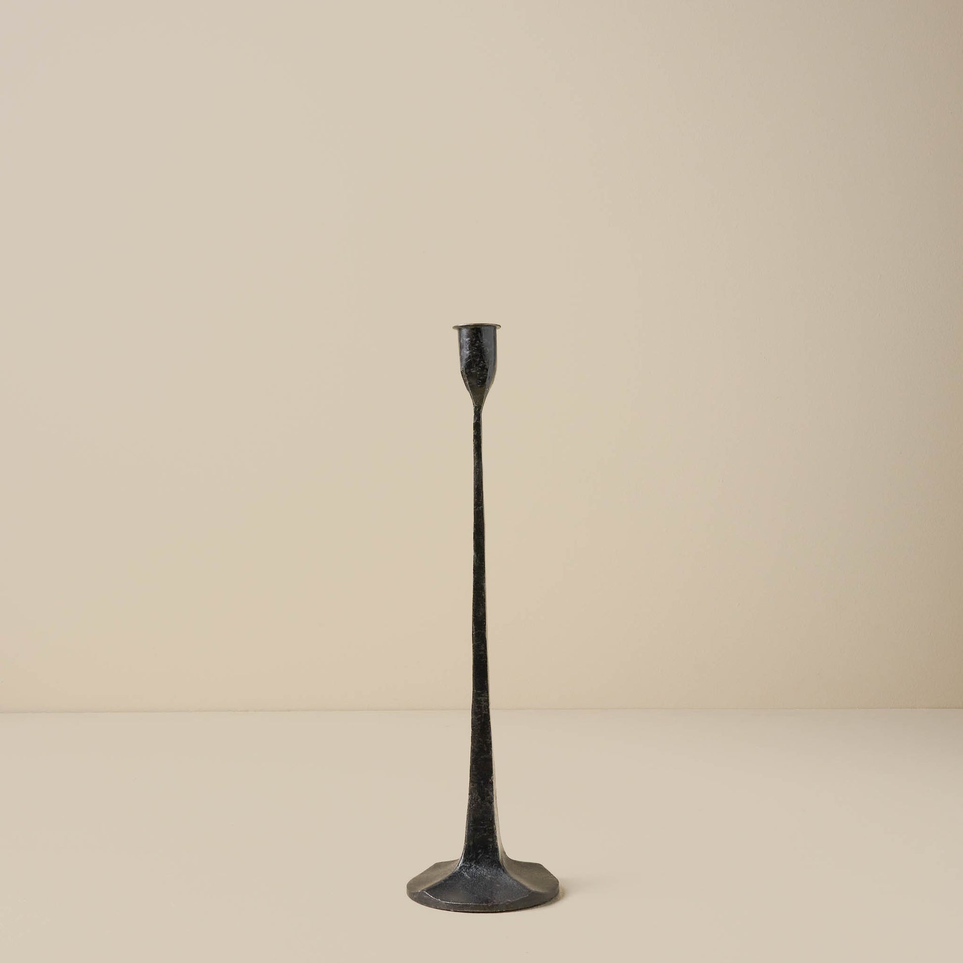 Black gatecrest medium