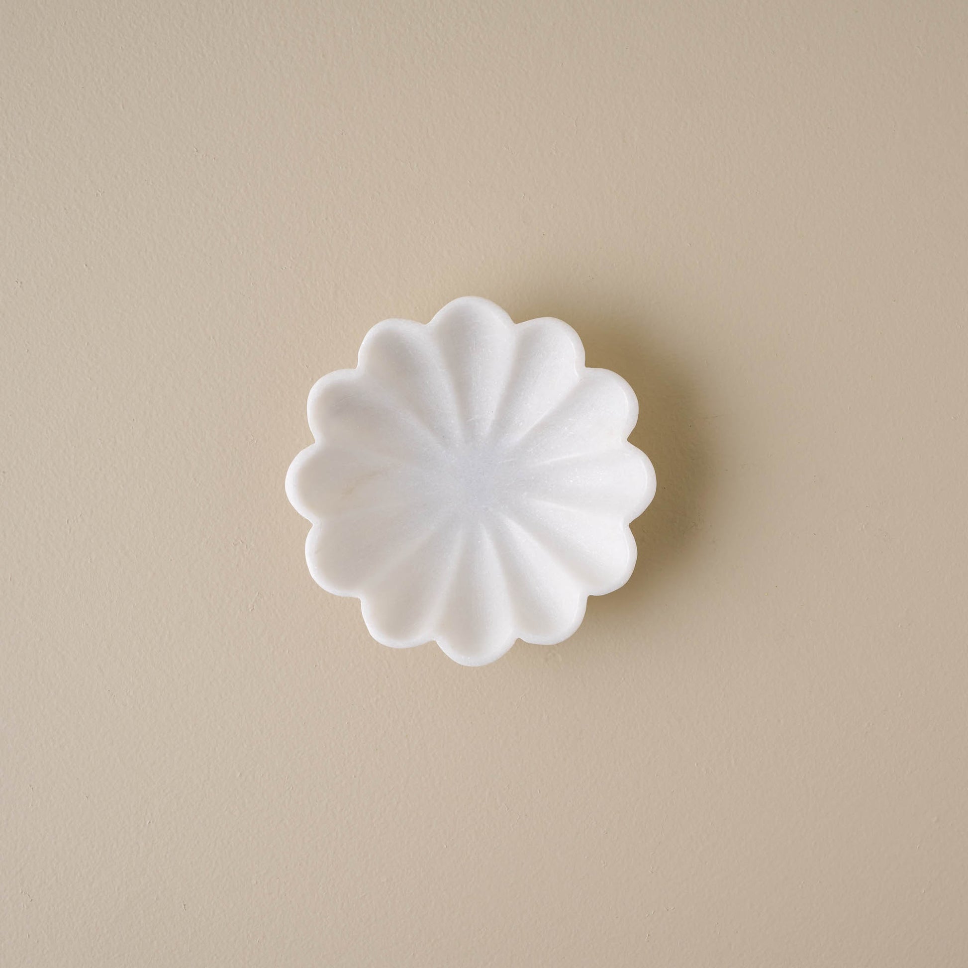  small sized white marble scalloped accent bowl