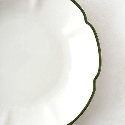 Green Luna Scalloped Pasta Bowl rim up close