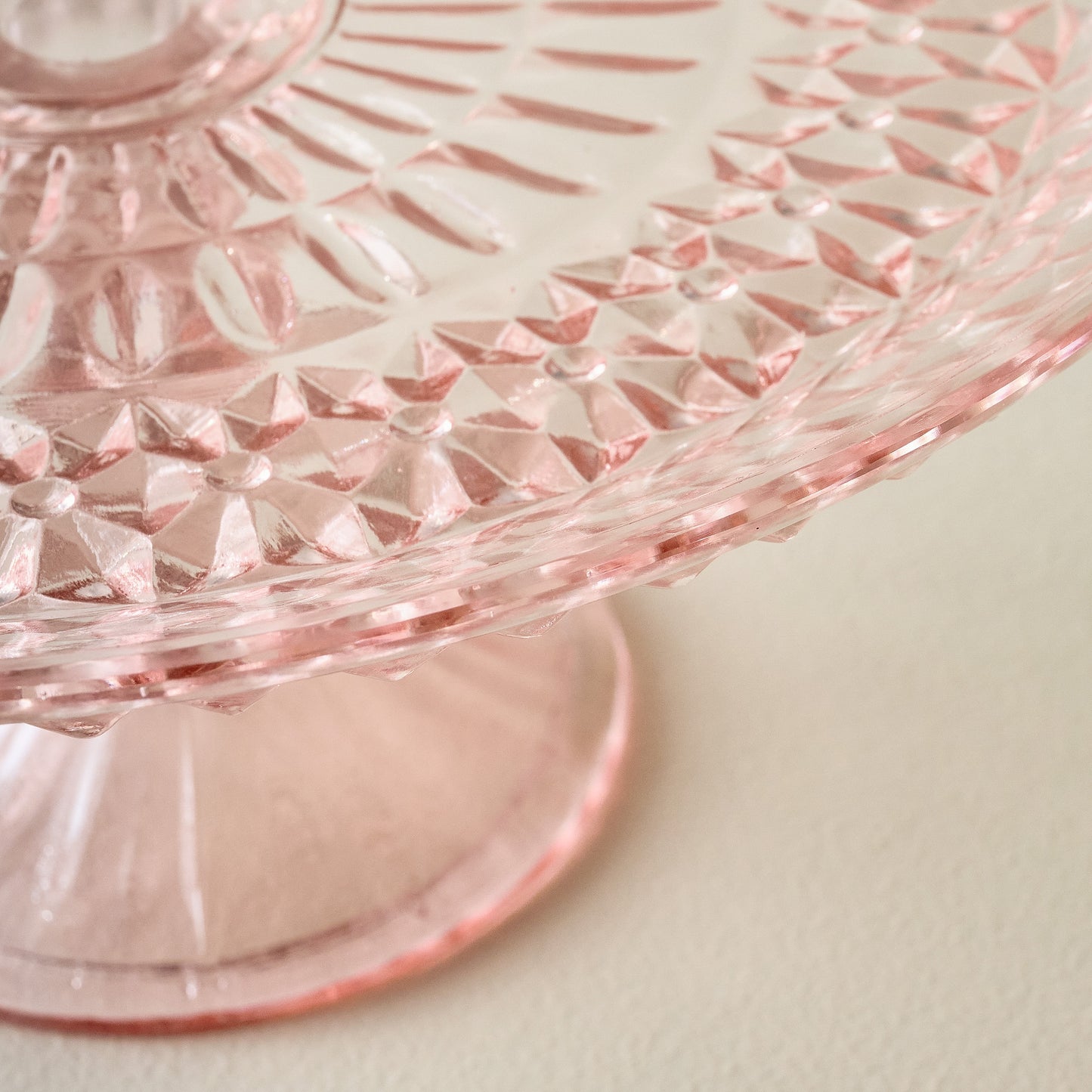Ellis Vintage-Inspired Cake Stand with Dome