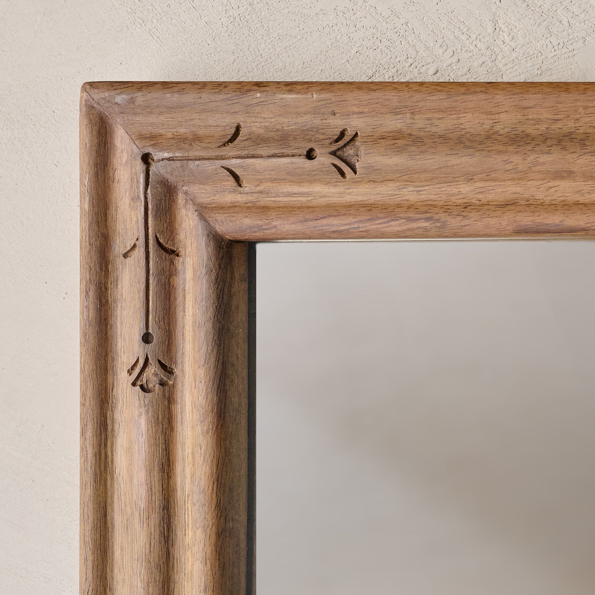 Tulip Etched Wood Framed Mirror corner up close