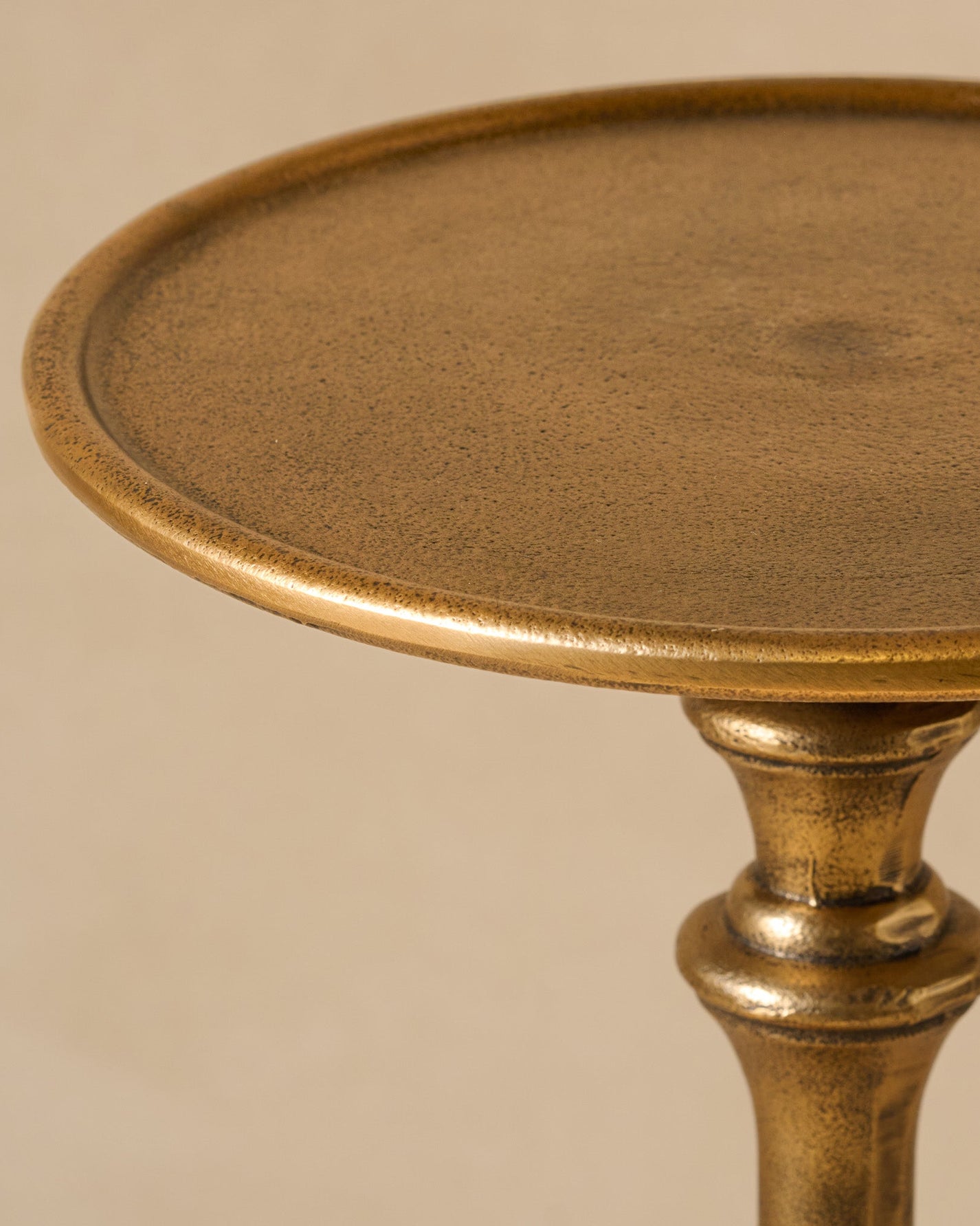 Antiqued Brass Cocktail Table Magnolia — free download