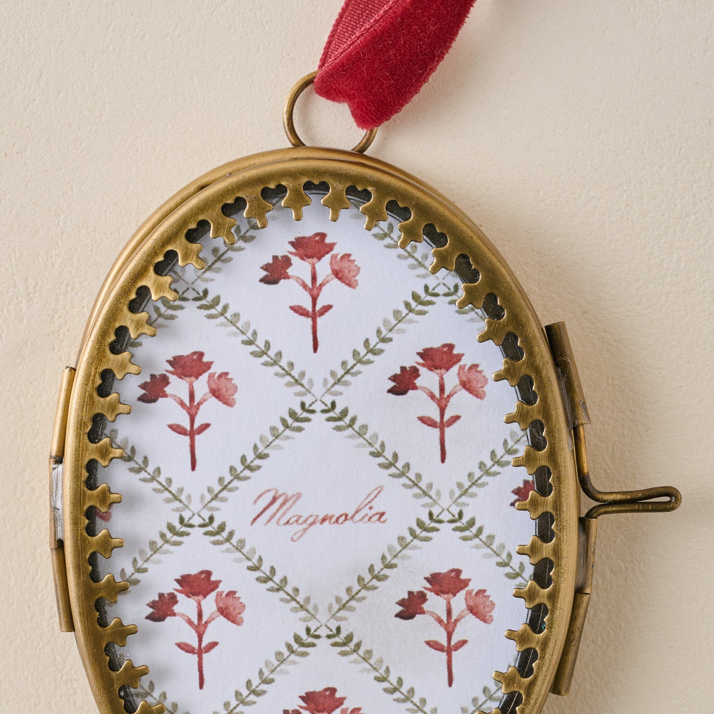 Eloise Photo Frame Ornament up close