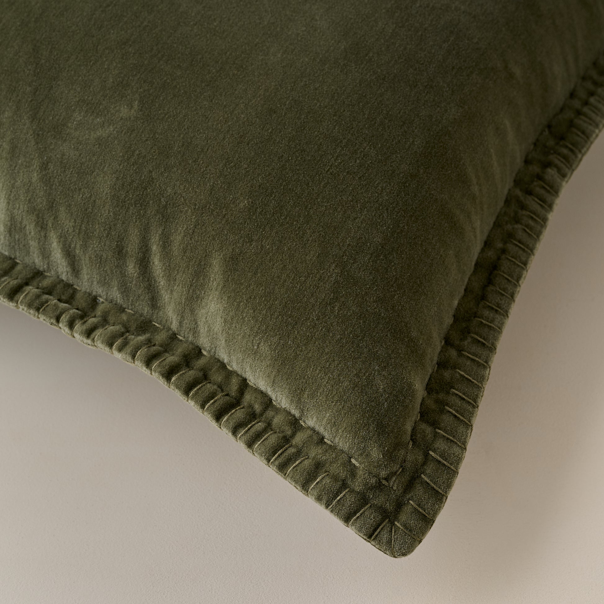Townes Winter Moss Pillow corner 