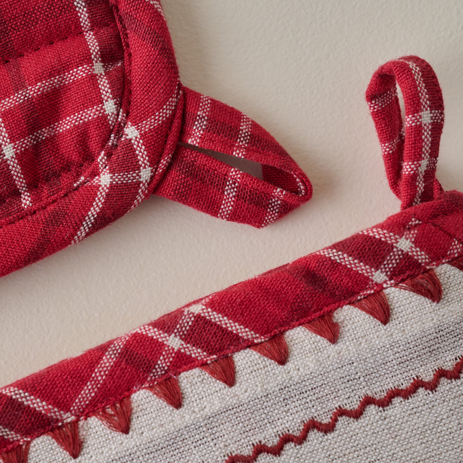 Magnolia Vintage Red Plaid Oven Mitt and Pot Holder Set up close