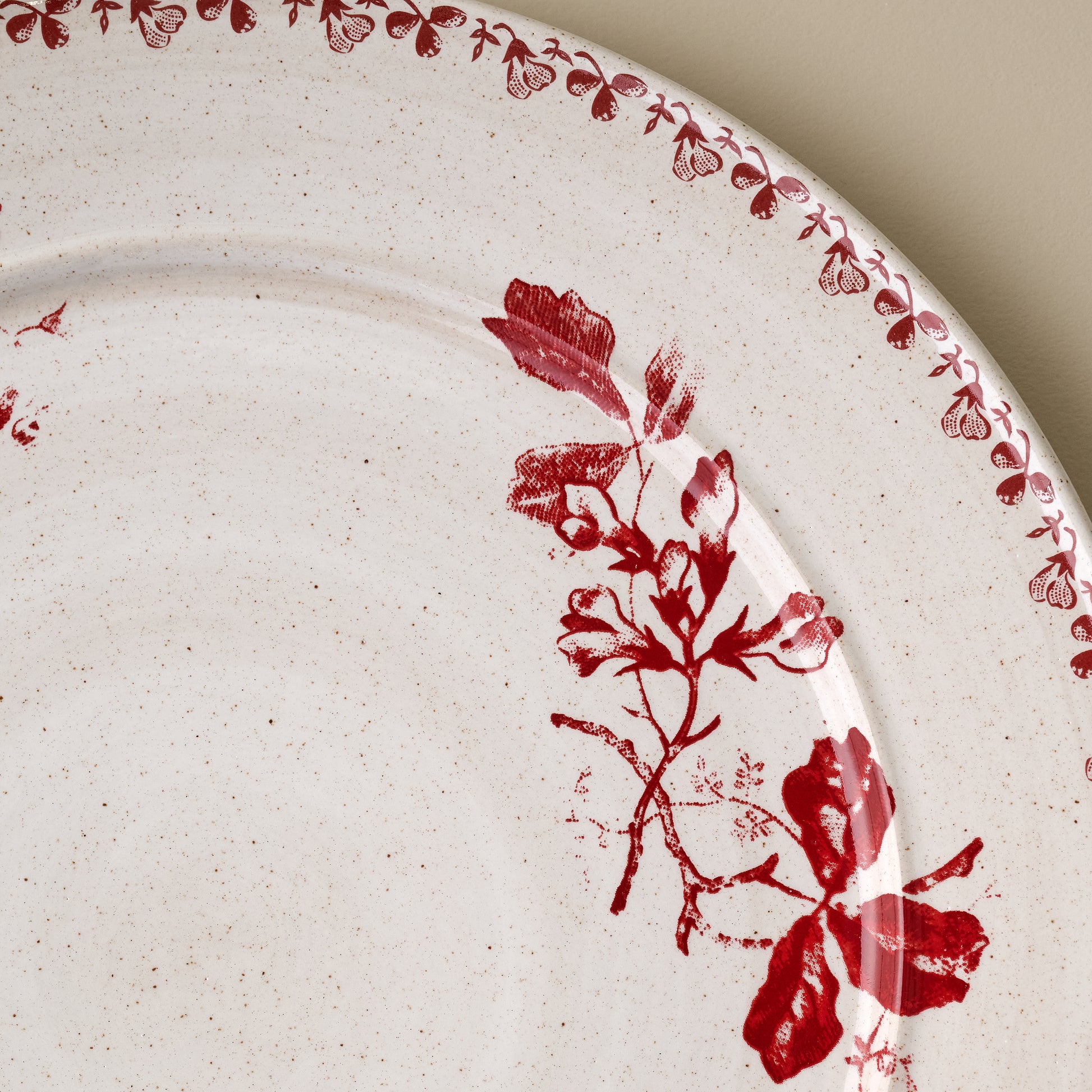 Heirloom Garden Scarlett Floral Dinner Plate up close