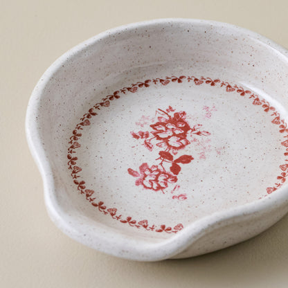 Heirloom Garden Scarlett Floral Spoon Rest up close