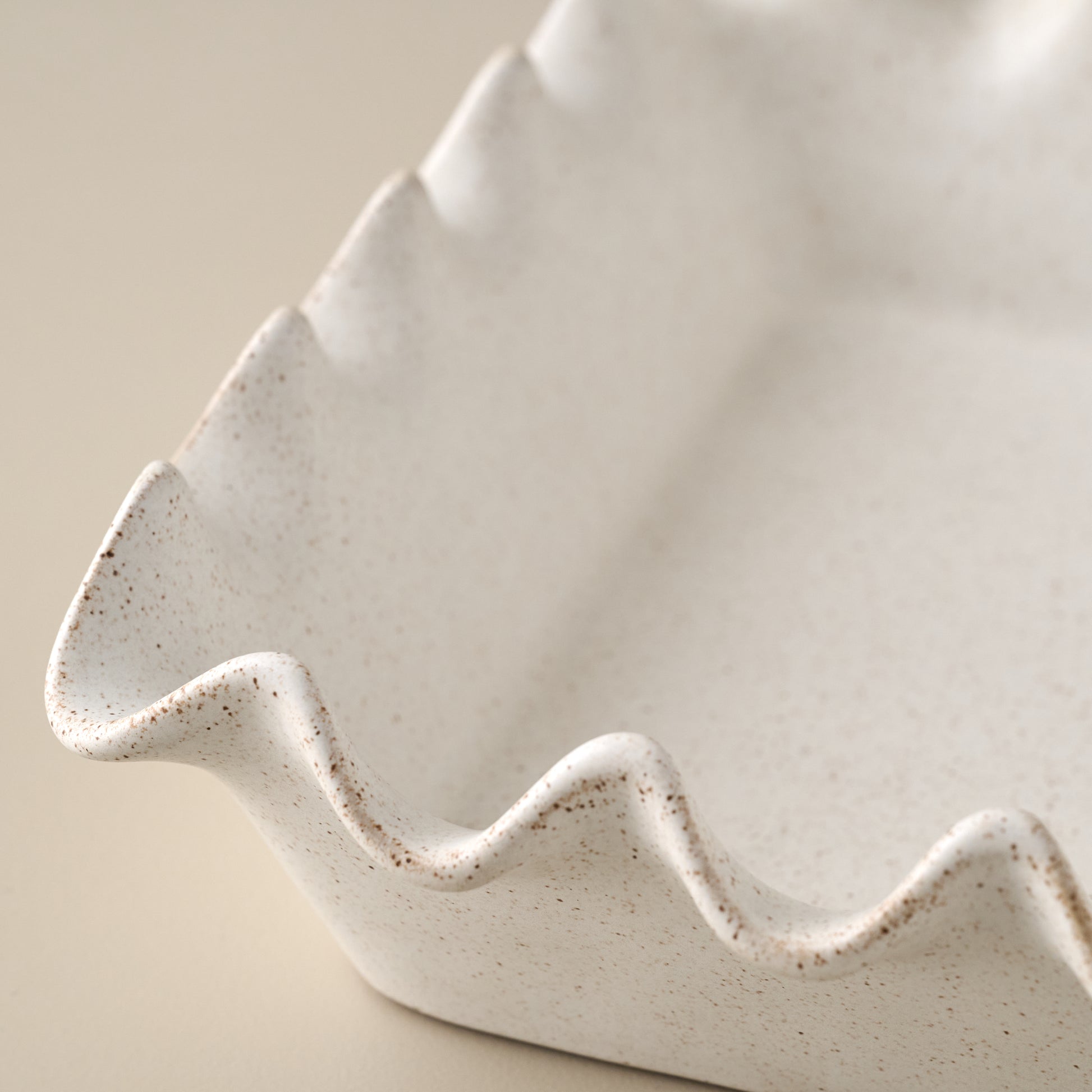 French White Scalloped 9x9 Baking Pan corner up close