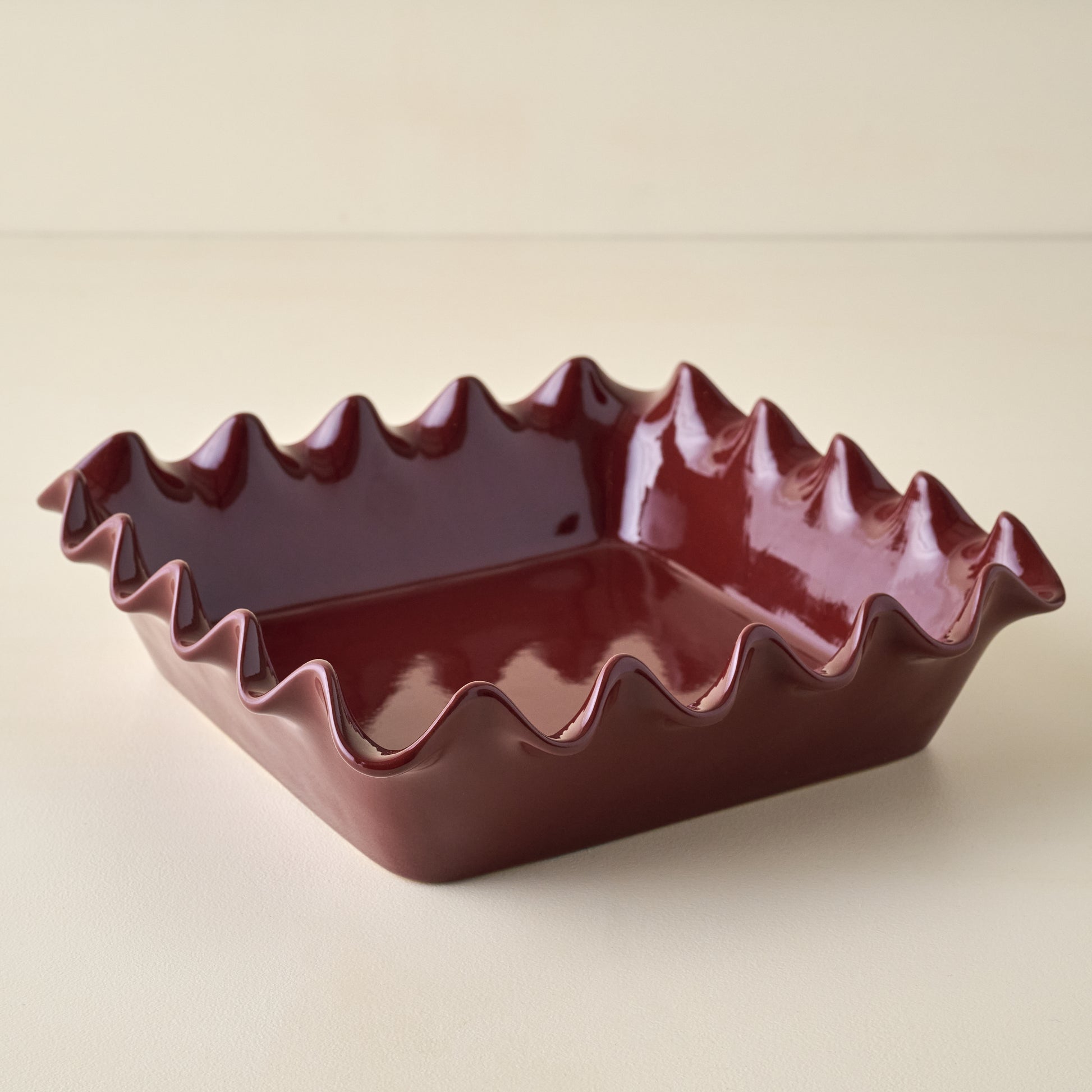 Syrah Scalloped 9x9 Baking Pan