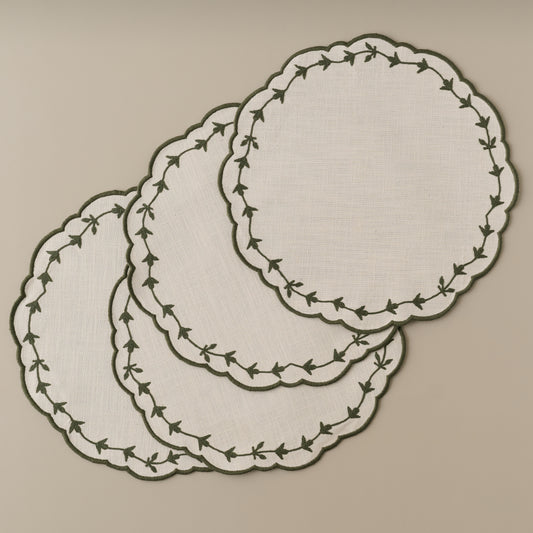 Green Embroidered Edge Scallop Reversible Placemat