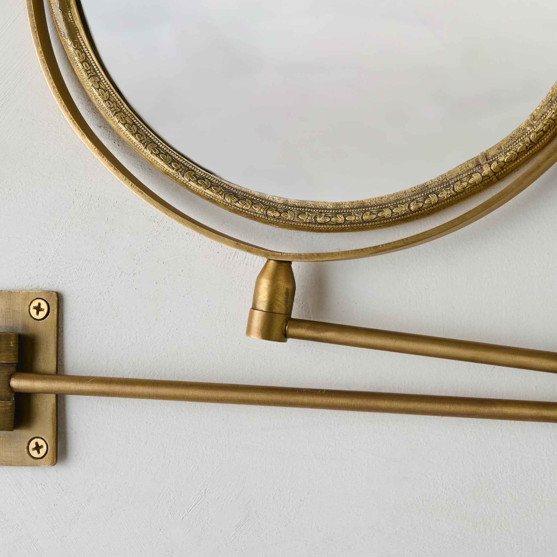 Vienna Extendable Wall Mounted Bathroom Mirror close up of extendable stand