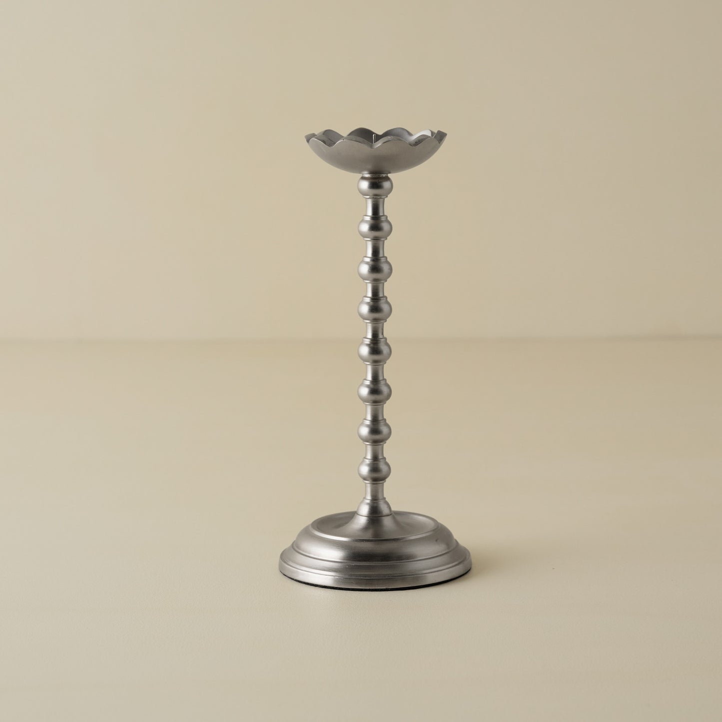 Cassandra Candle Holder (medium)