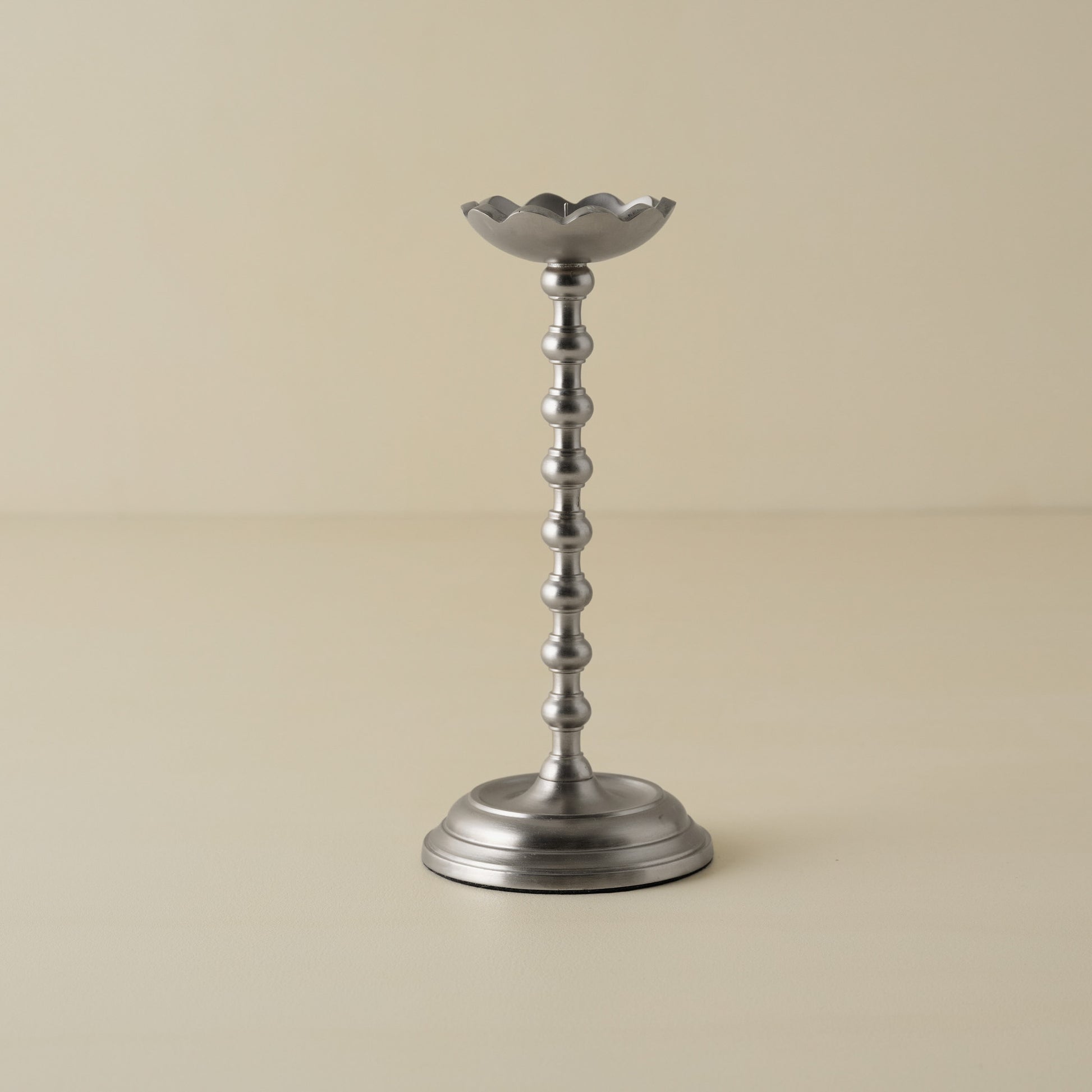 Cassandra Candle Holder (medium)