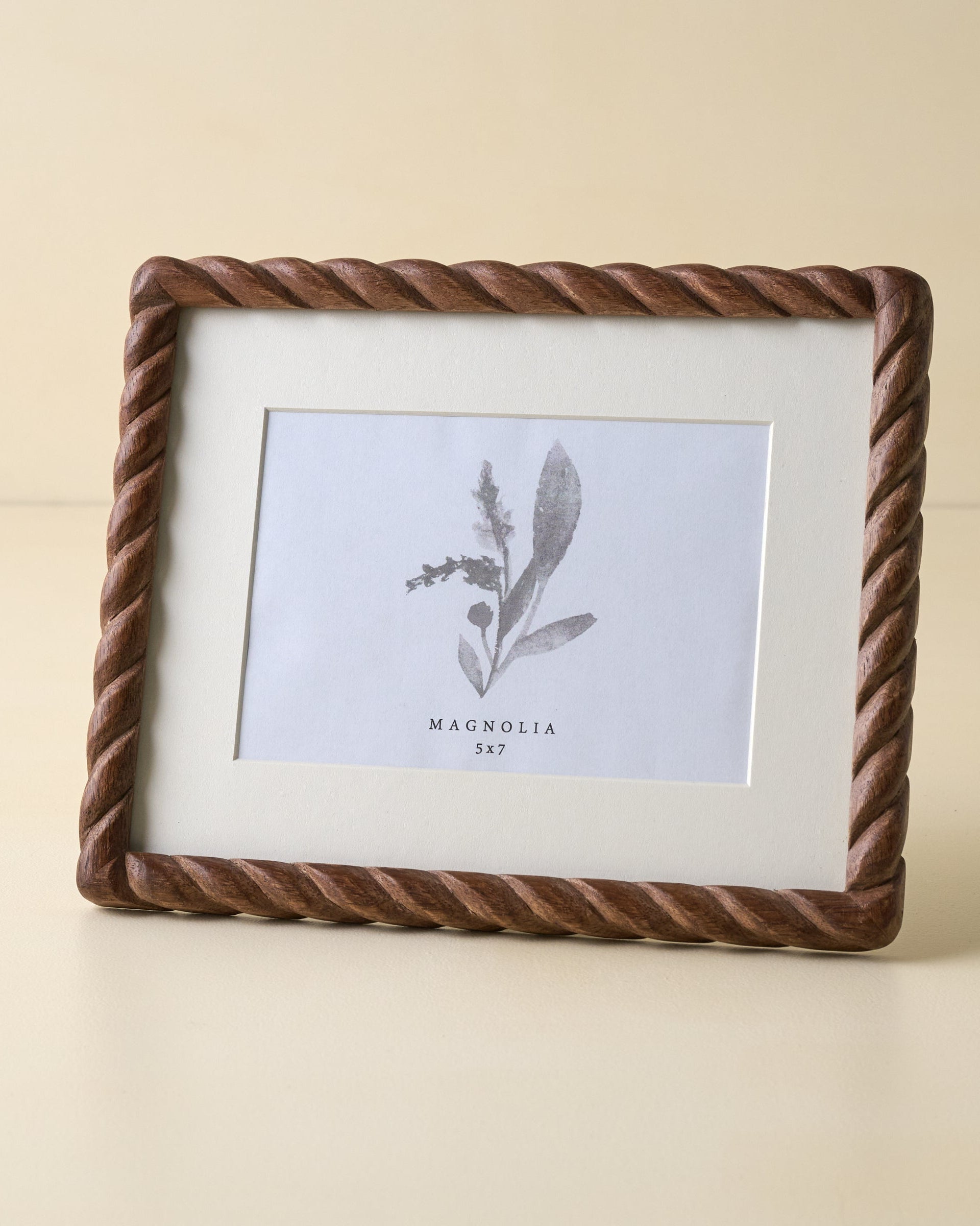 Lorrie Twisted Wood Frame – Magnolia