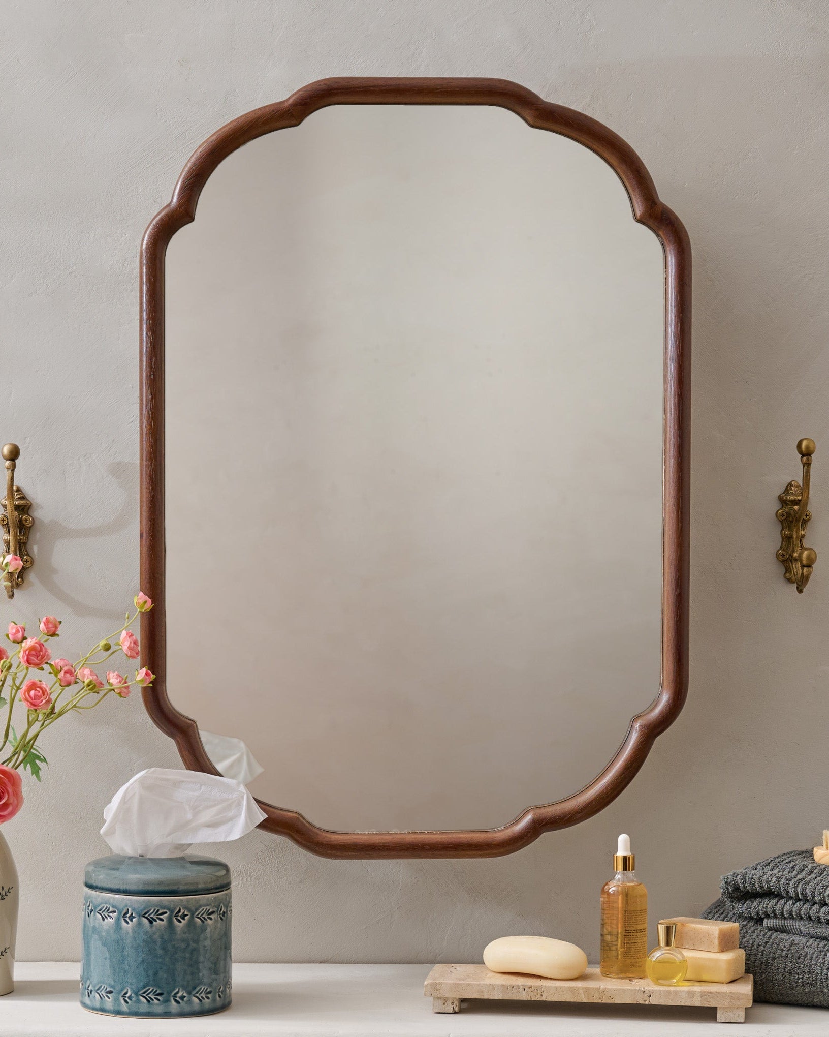 【最終お値下げ】鏡台　昭和レトロ （カバーはゴブラン織）婚礼家具 Greer Wood Scalloped Medicine Cabinet – Magnolia