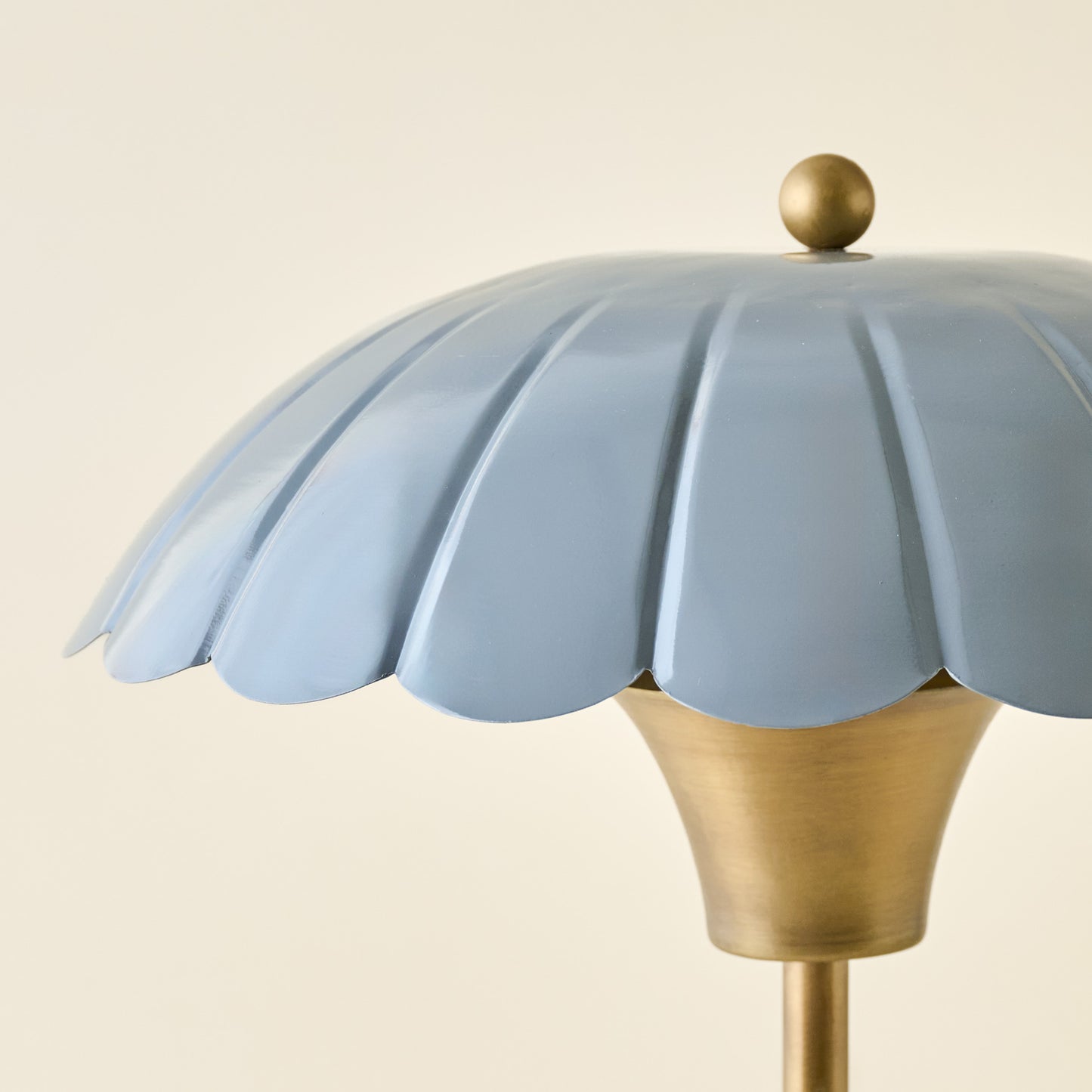 Carolyn Enamel Table Lamp close up of scallop detail