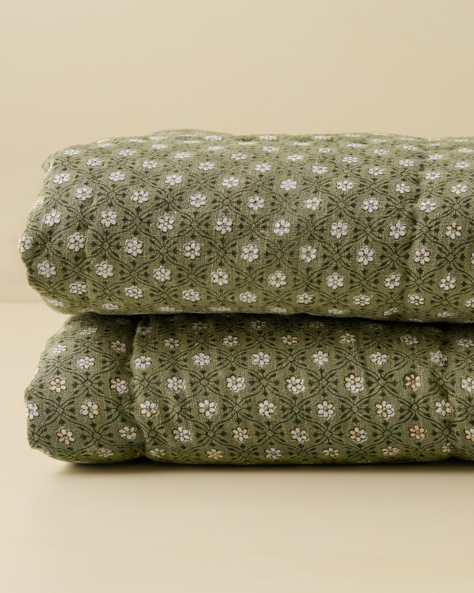 Thea Reversible Quilt - Queen