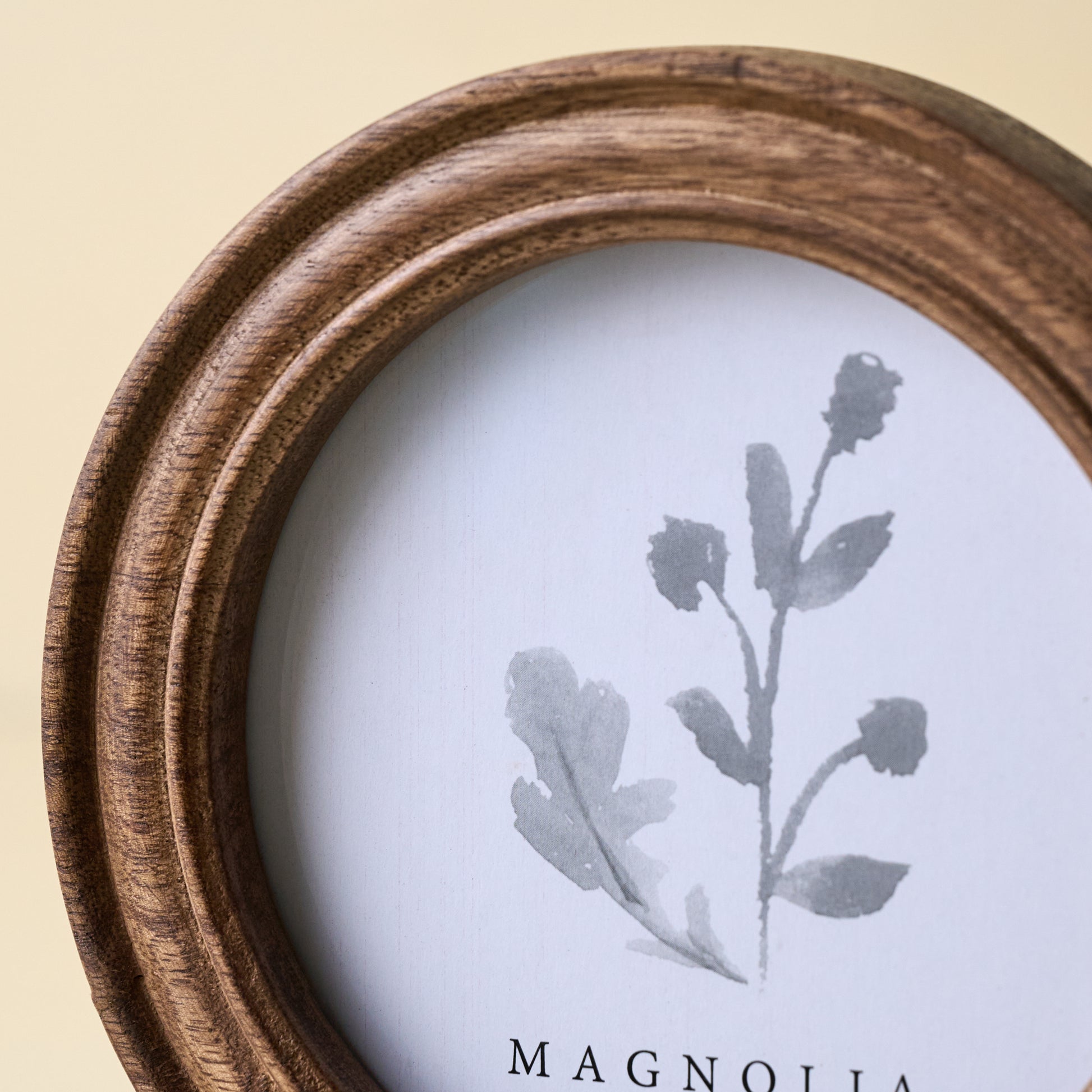 Lincoln Wood Frame close up view (circle)