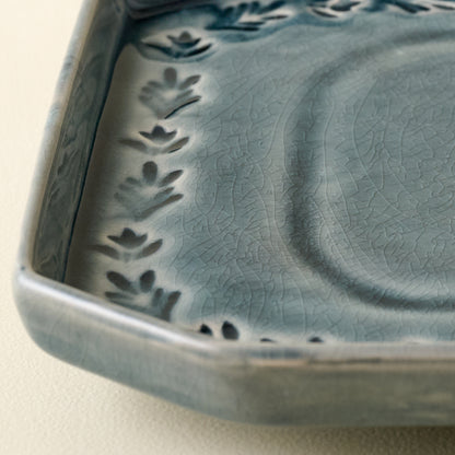 Harper Ceramic Floral Tray (large) close up view of detail
