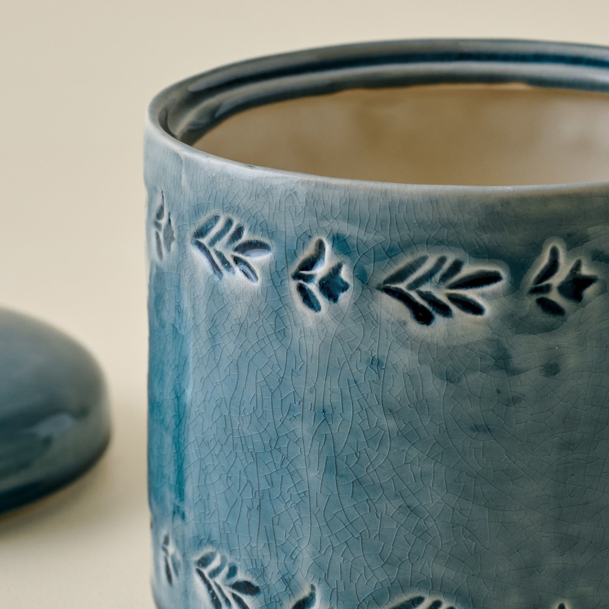 Harper Ceramic Tissue Box close up view with lid removed