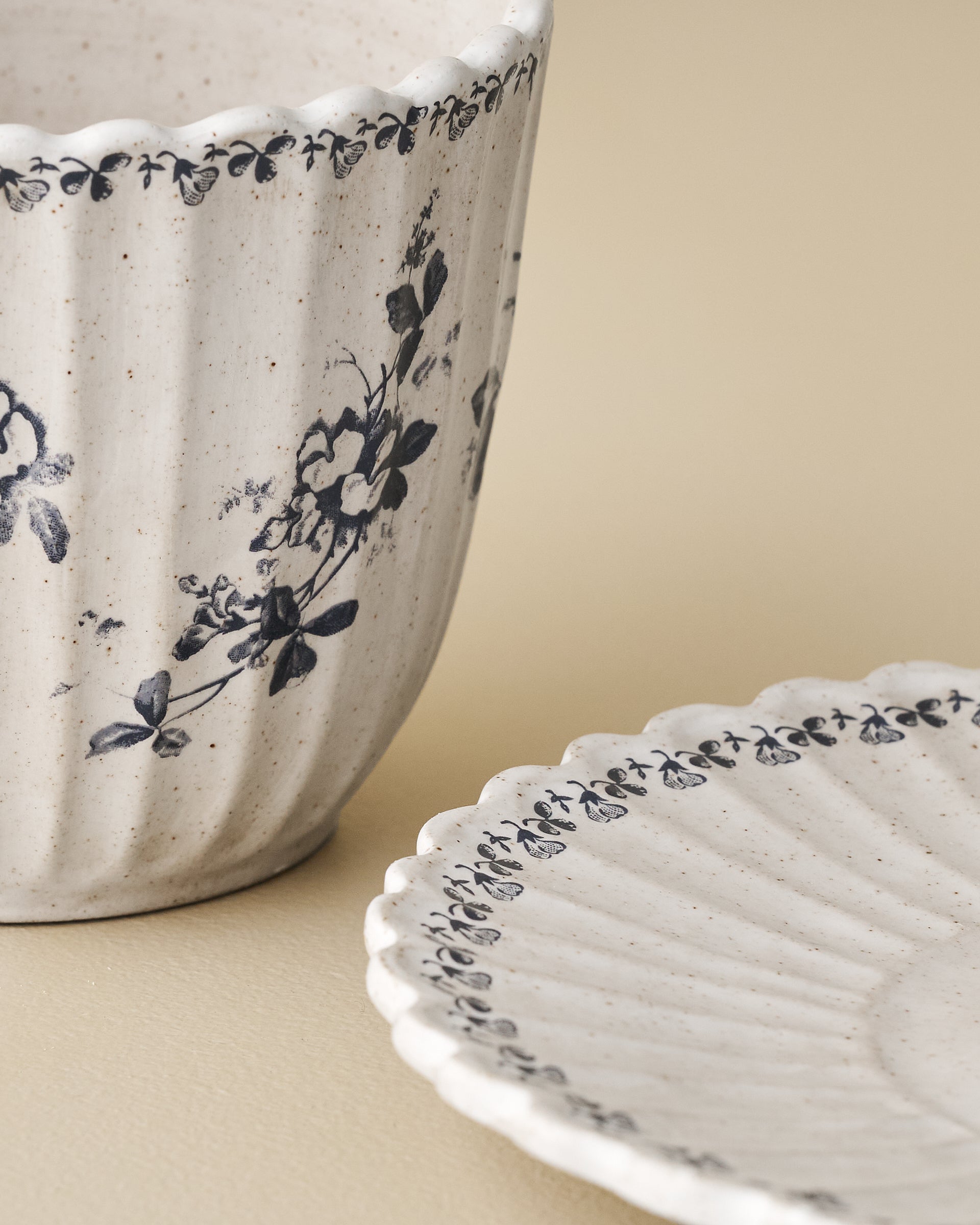 Heirloom Garden Floral Tea Cup and Saucer Set – Magnolia