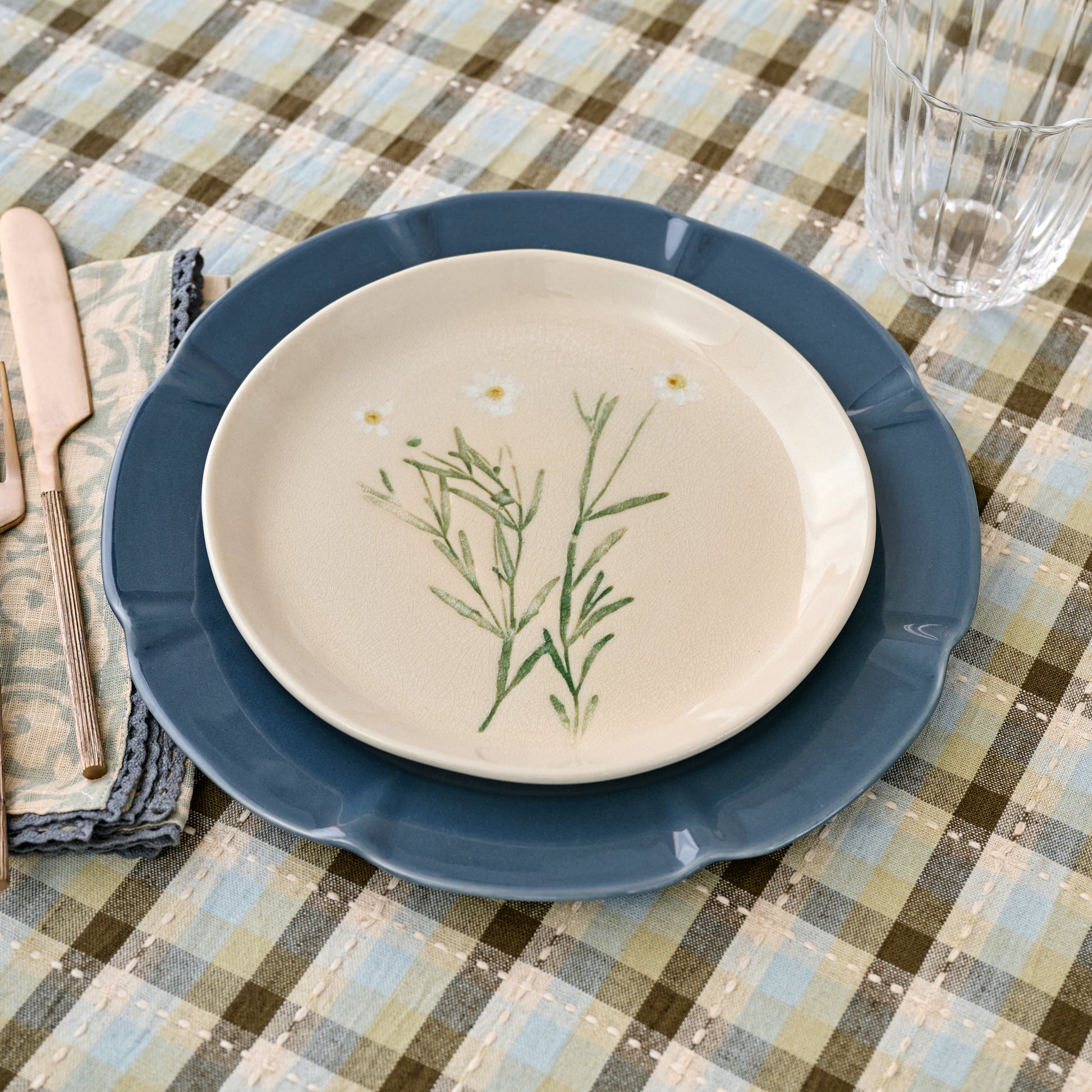 Jo's Pressed Floral Dessert Plate with Navy Luna Dinner Plate on tablescape