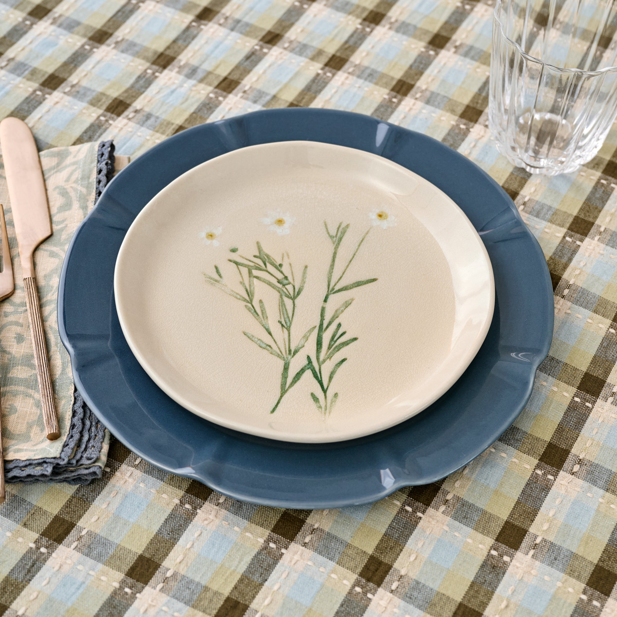 Jo's Pressed Floral Dessert Plate with Navy Luna Dinner Plate on tablescape