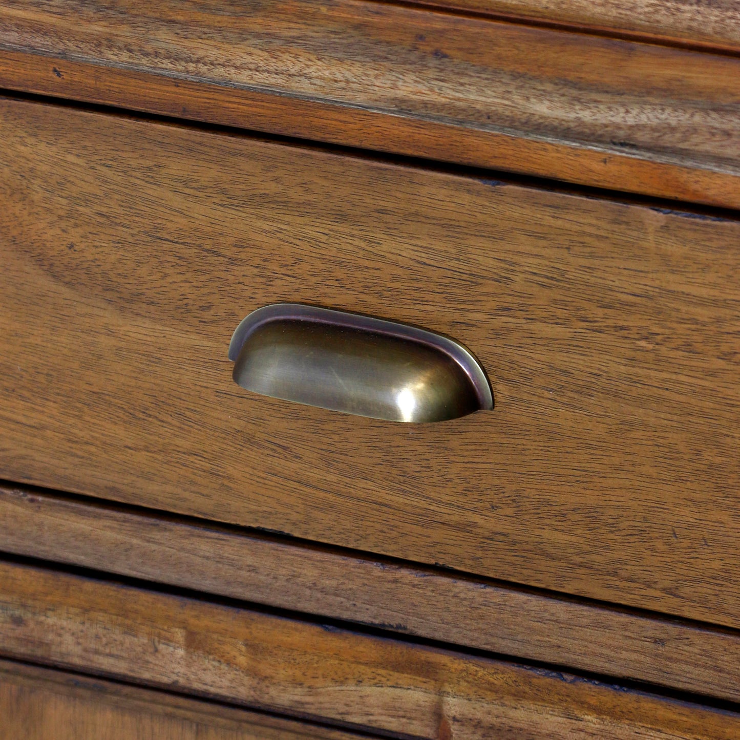 Hammond Cabinet close up of drawer handle