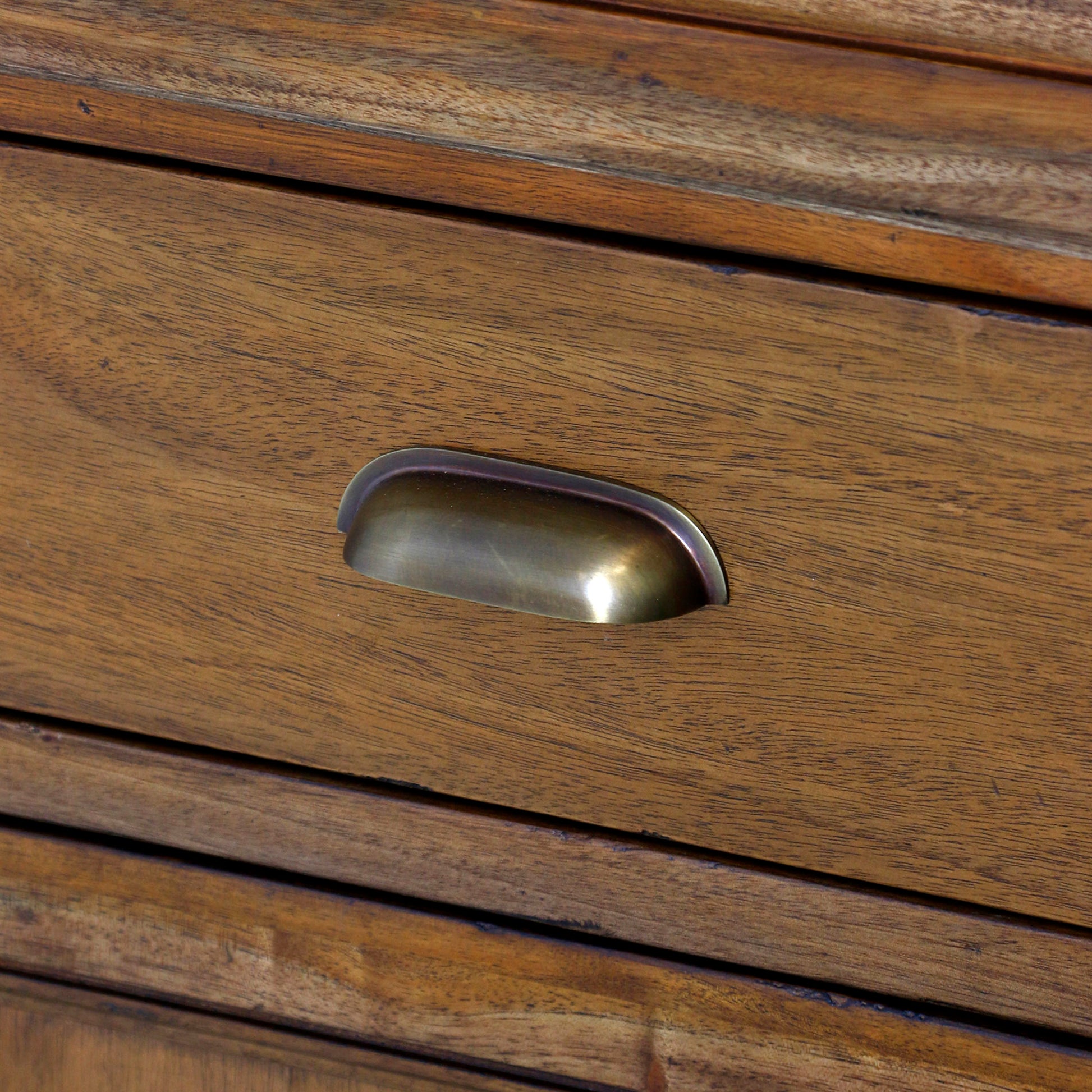 Hammond Cabinet close up of drawer handle
