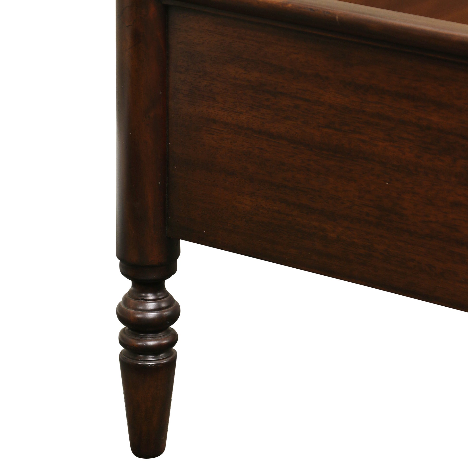 Miller Poster Bed close up leg view