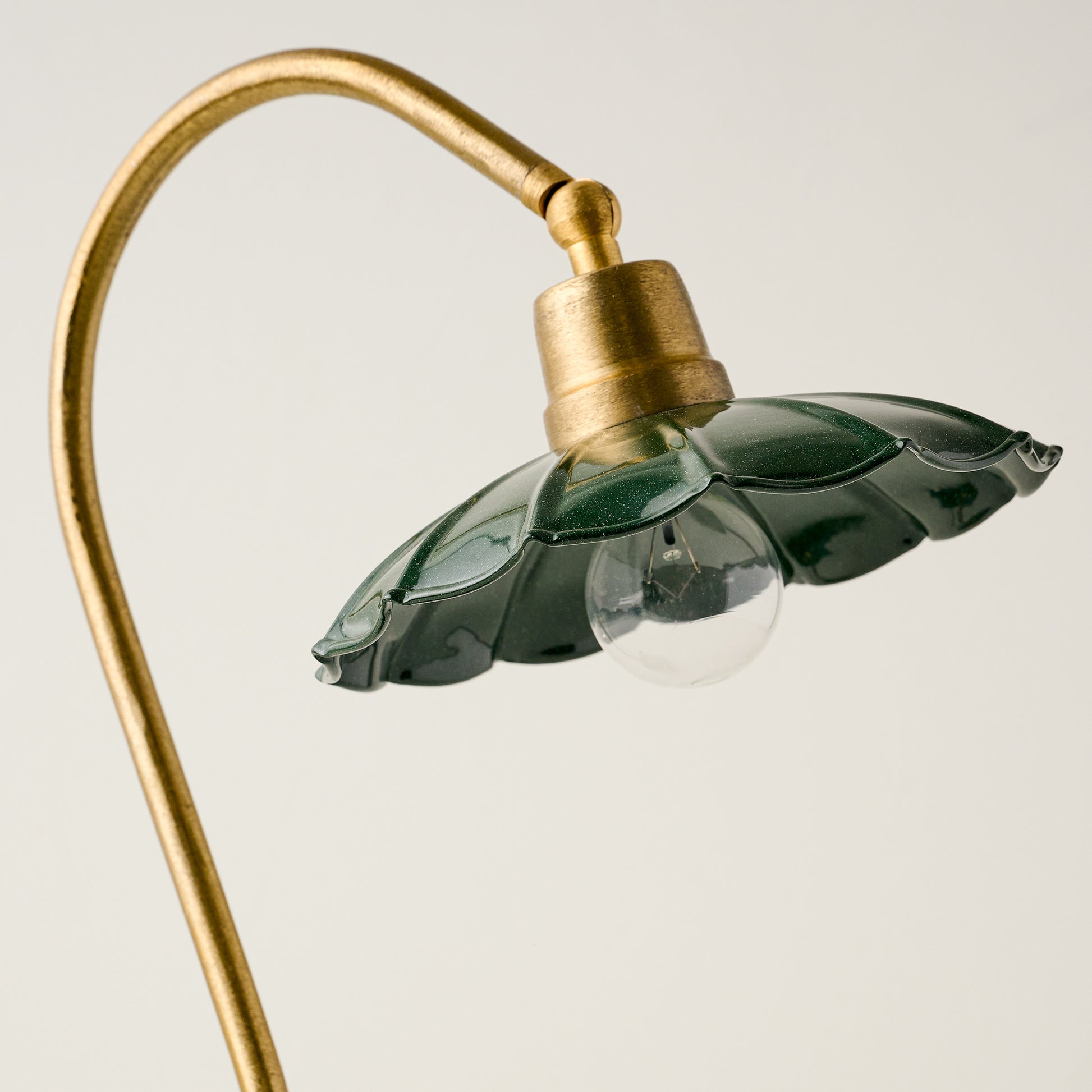 Lulu enamel petal lamp - vintage green