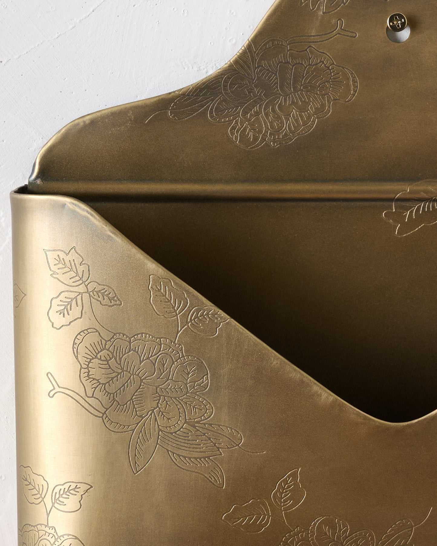 Heirloom Garden Etched Wall Pocket