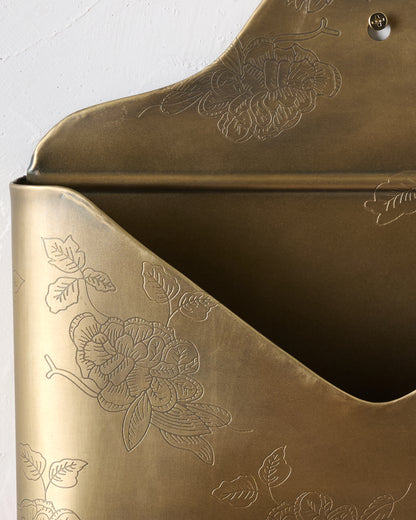 Heirloom Garden Etched Wall Pocket