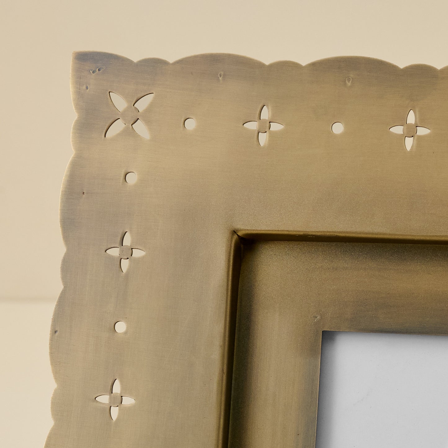 Antiqued Brass Eyelet Photo Frame close up view