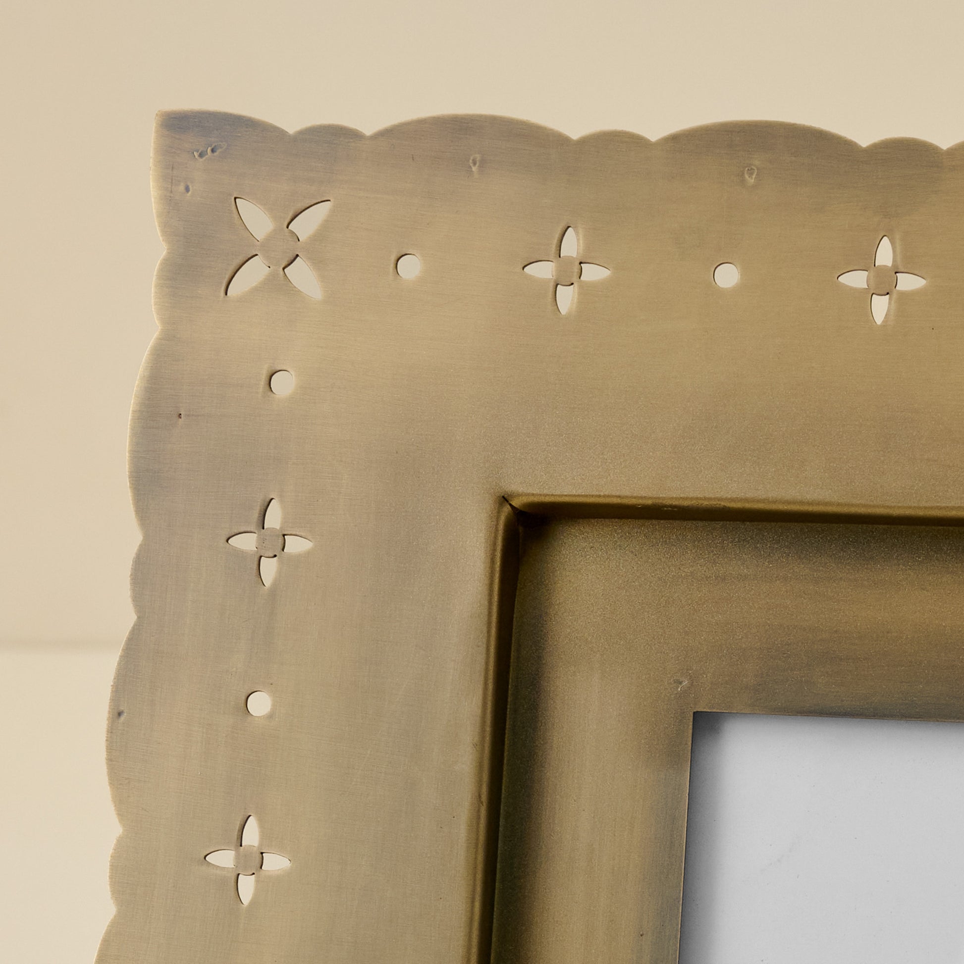 Antiqued Brass Eyelet Photo Frame close up view