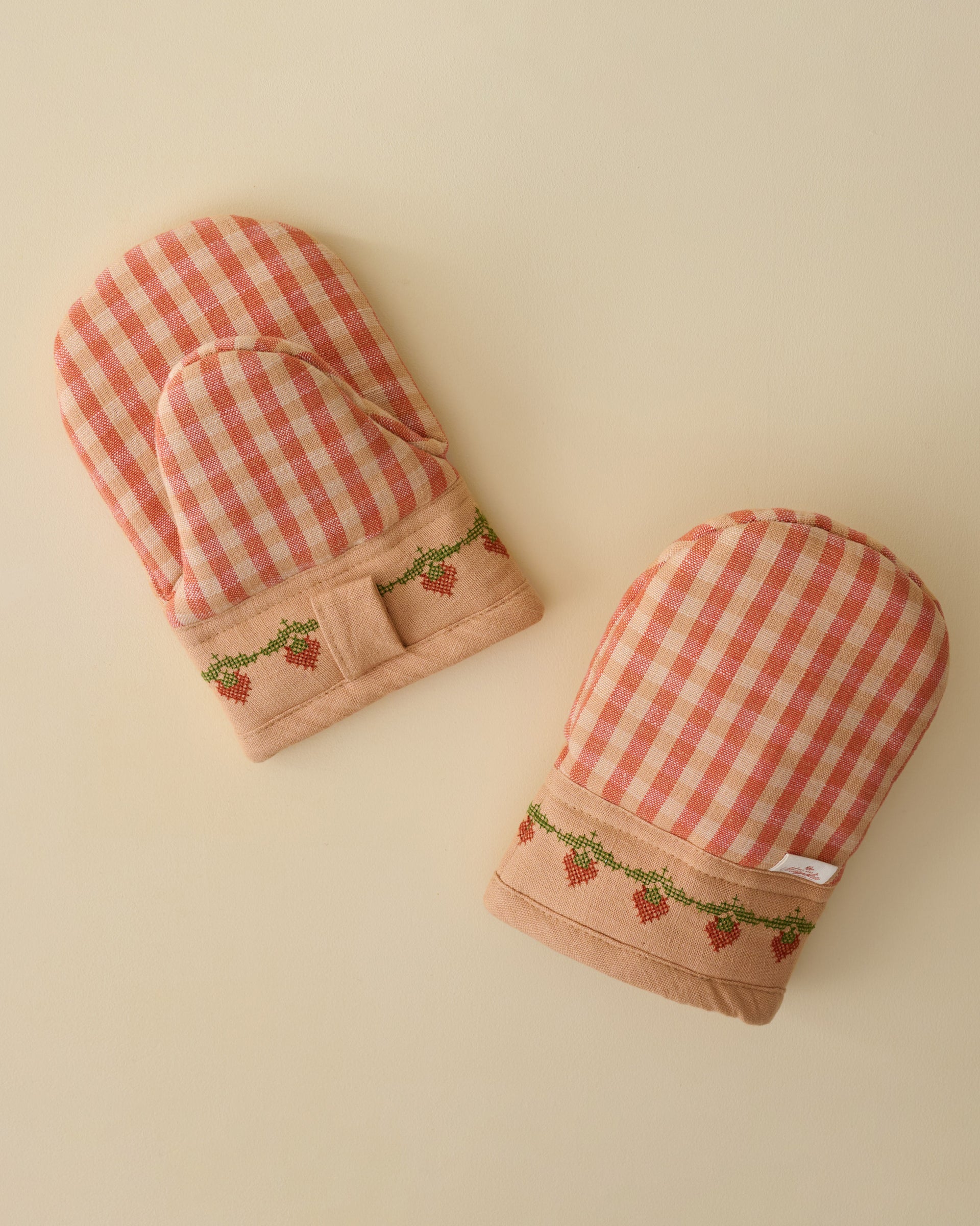 Cross Stitch Strawberry Fields Oven Mitt Set of 2