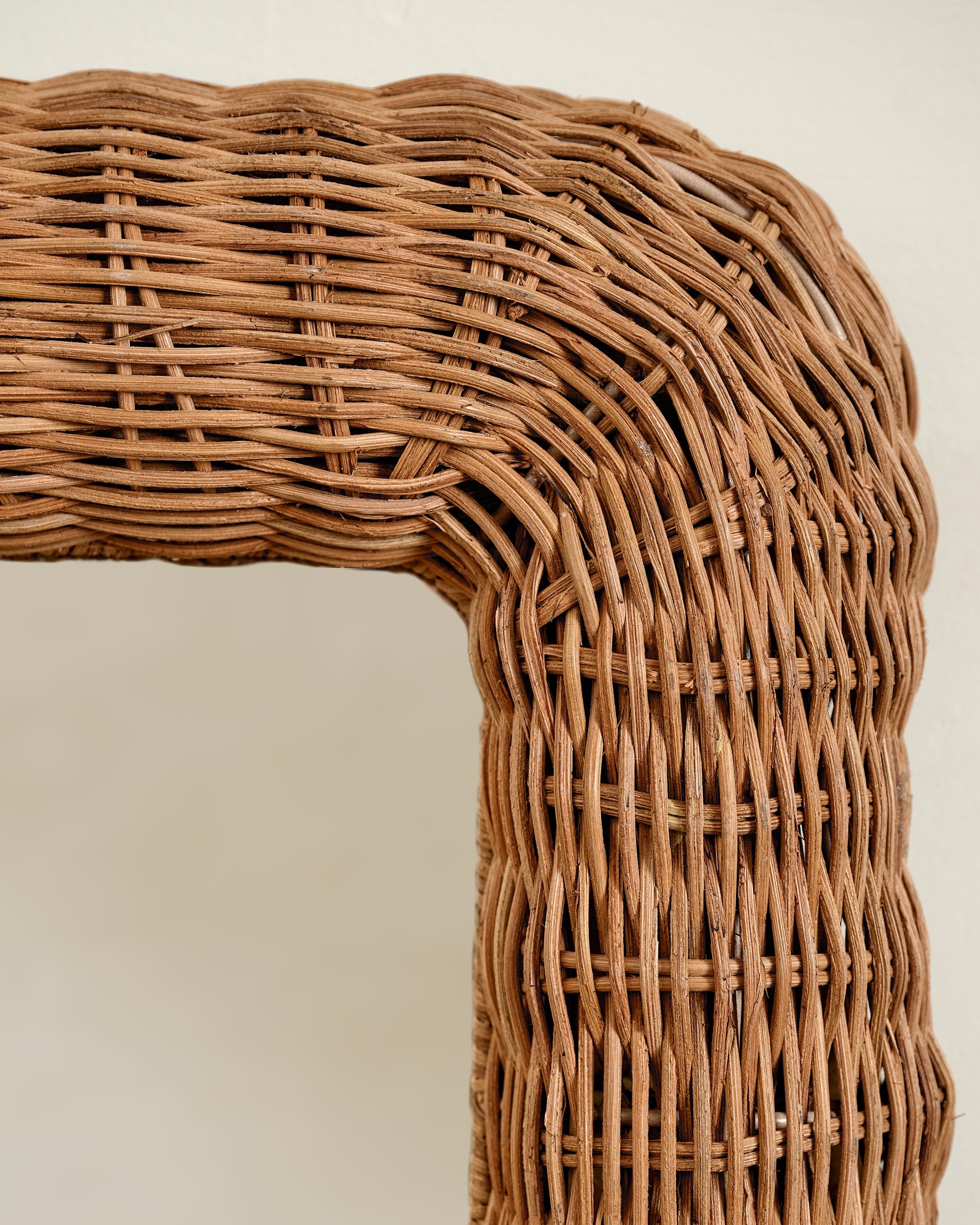Robin Woven Rattan Mirror – Magnolia