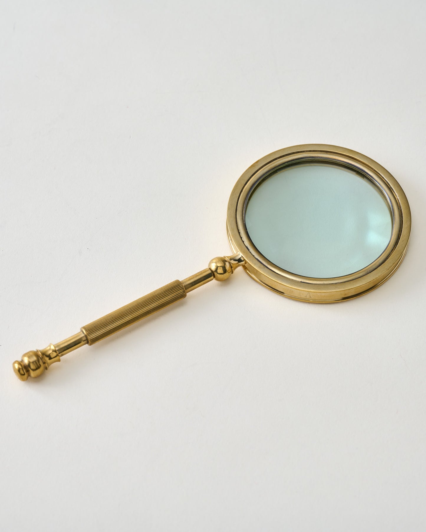 Ribbed Handle Magnifying Glass